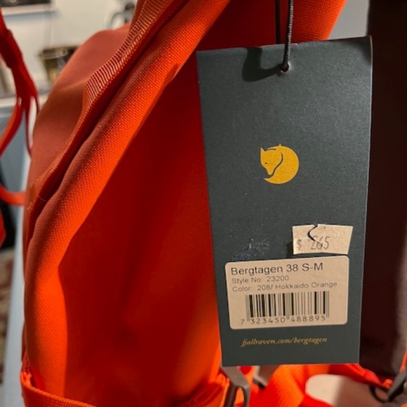 Brand new with tags Fjallraven Bergtagen38, S-M - Picture 3 of 3